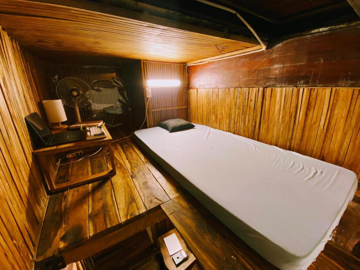 The Gk House Hostel, Ecolliving, Central City, Natural Wooden, Chill View Rooftop, Restaurant And Cocktail Bar Хошимин Екстериор снимка