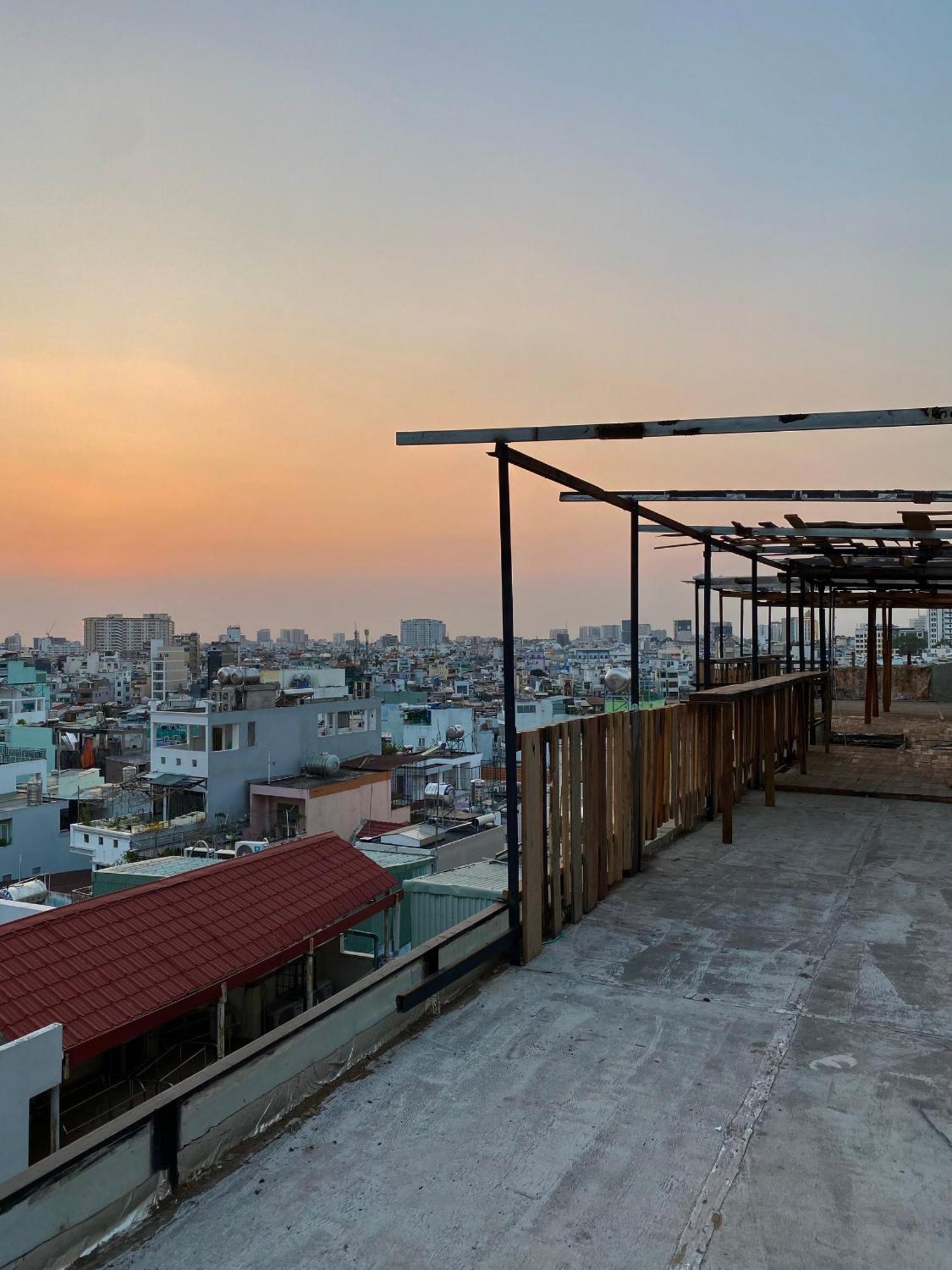 The Gk House Hostel, Ecolliving, Central City, Natural Wooden, Chill View Rooftop, Restaurant And Cocktail Bar Хошимин Екстериор снимка