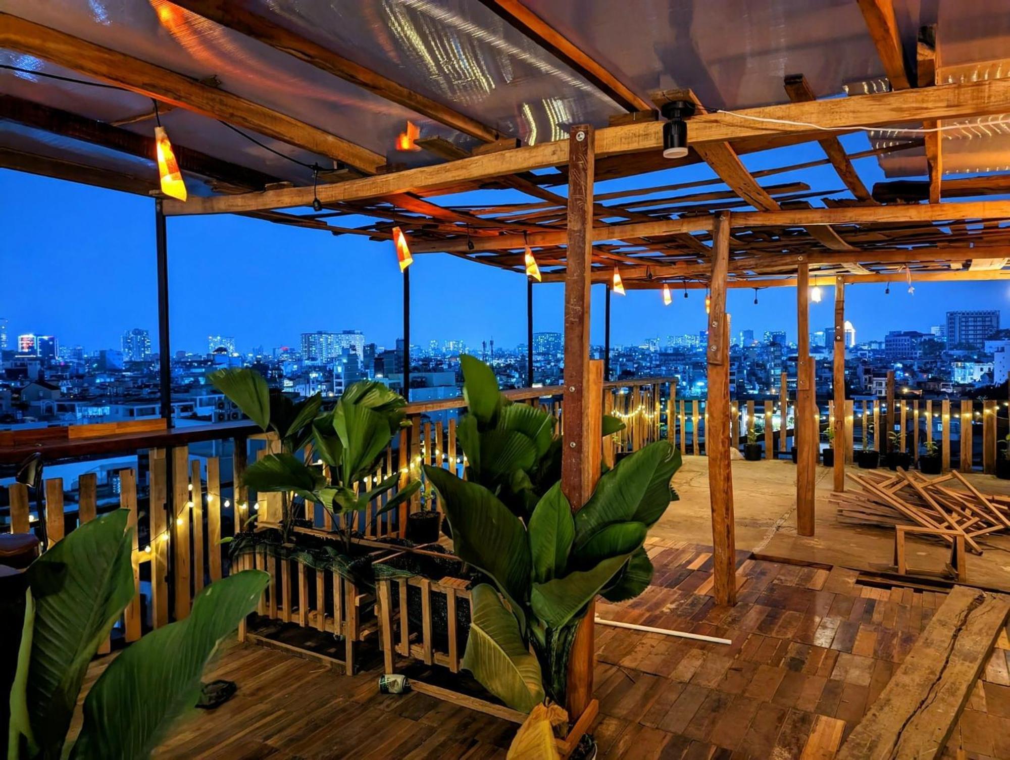 The Gk House Hostel, Ecolliving, Central City, Natural Wooden, Chill View Rooftop, Restaurant And Cocktail Bar Хошимин Екстериор снимка