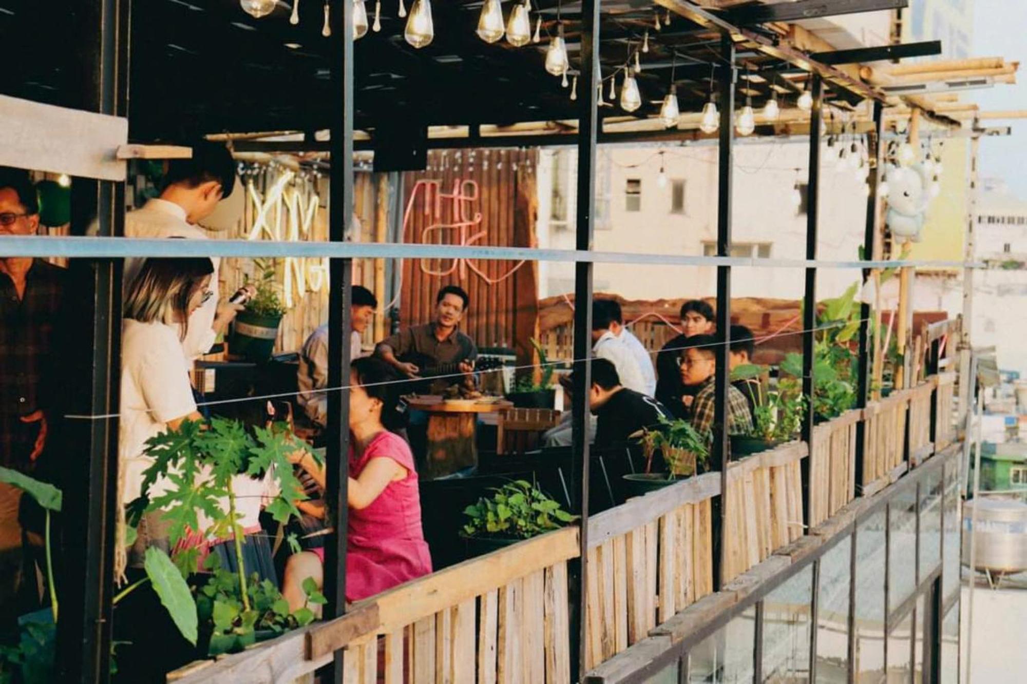 The Gk House Hostel, Ecolliving, Central City, Natural Wooden, Chill View Rooftop, Restaurant And Cocktail Bar Хошимин Екстериор снимка